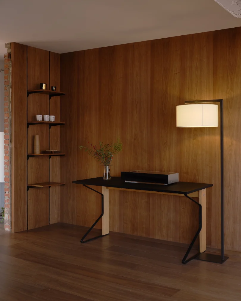 由Studio Sherpa设计的极简咖啡馆Vonzrr