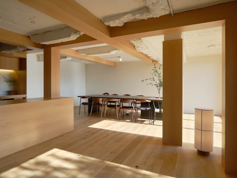 由Studio Sherpa设计的极简咖啡馆Vonzrr