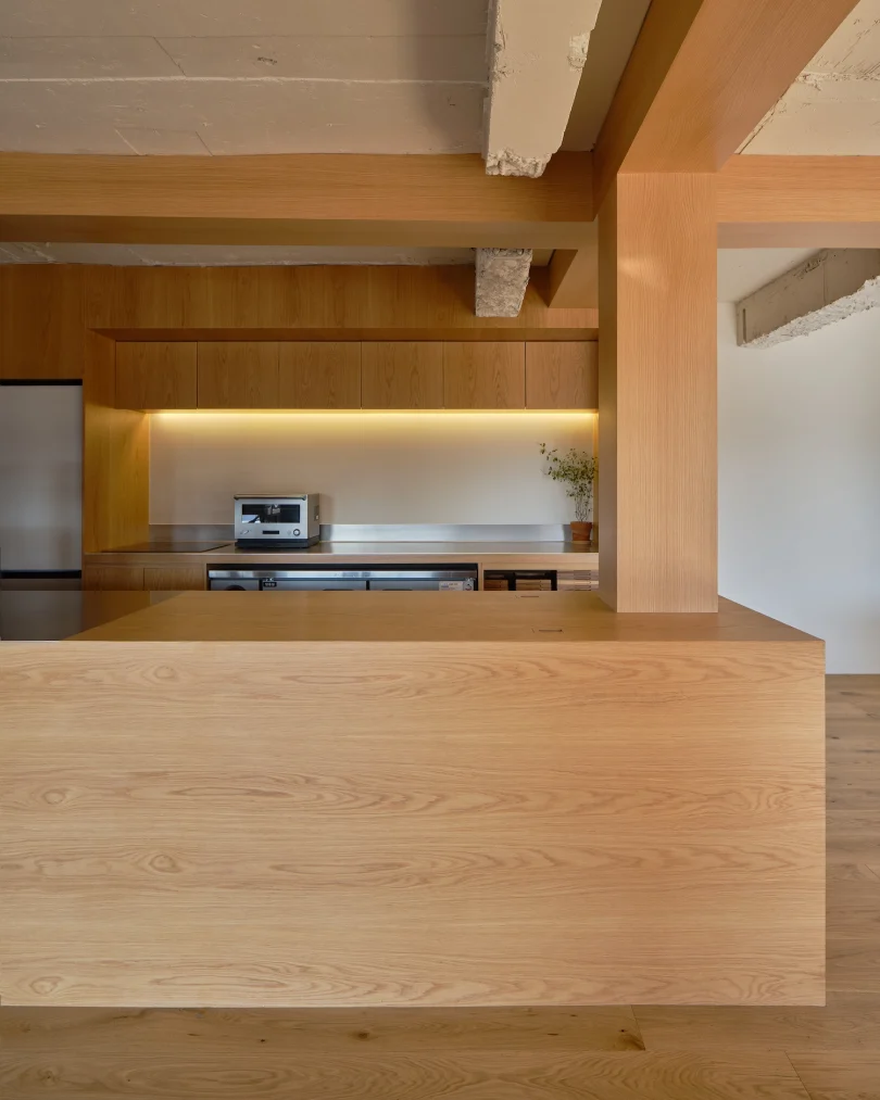 由Studio Sherpa设计的极简咖啡馆Vonzrr