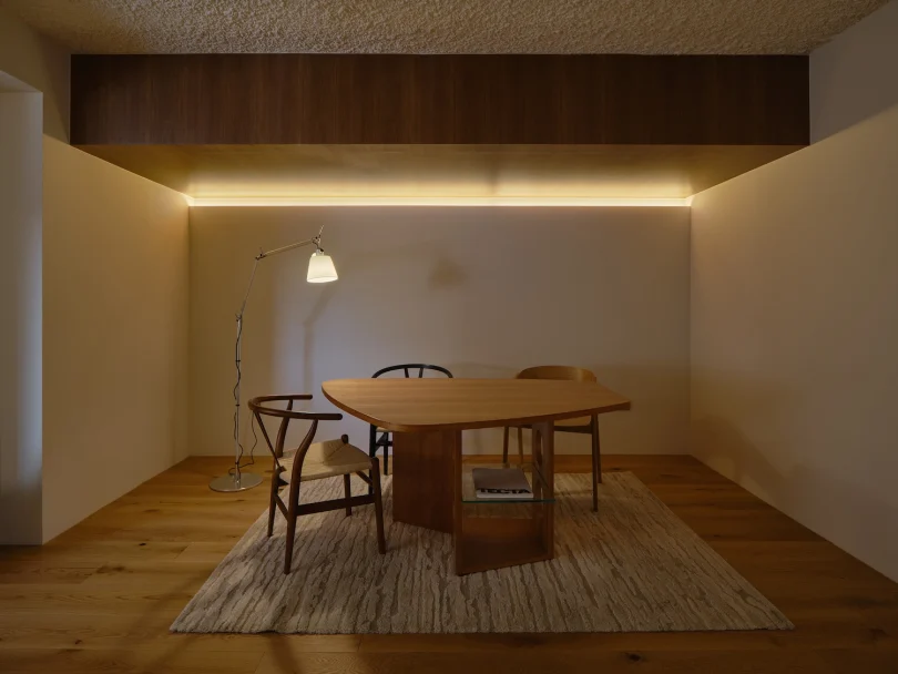 由Studio Sherpa设计的极简咖啡馆Vonzrr