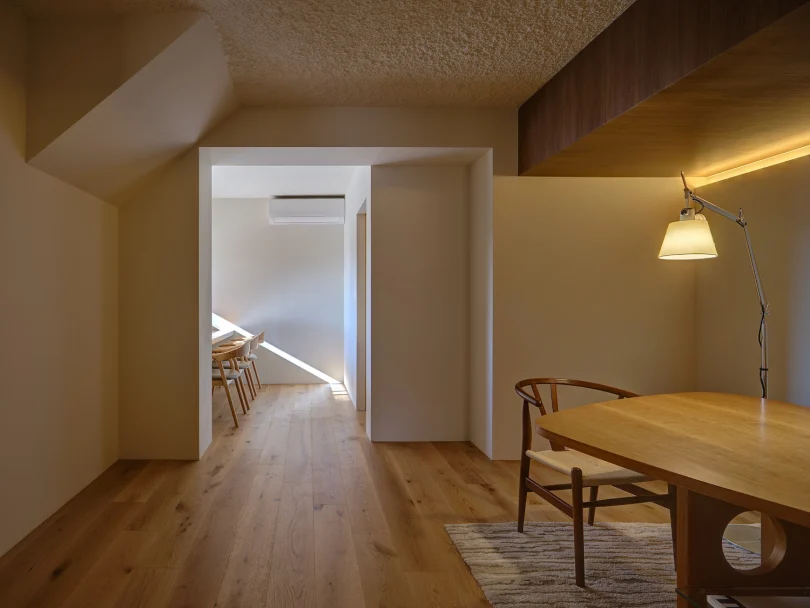 由Studio Sherpa设计的极简咖啡馆Vonzrr