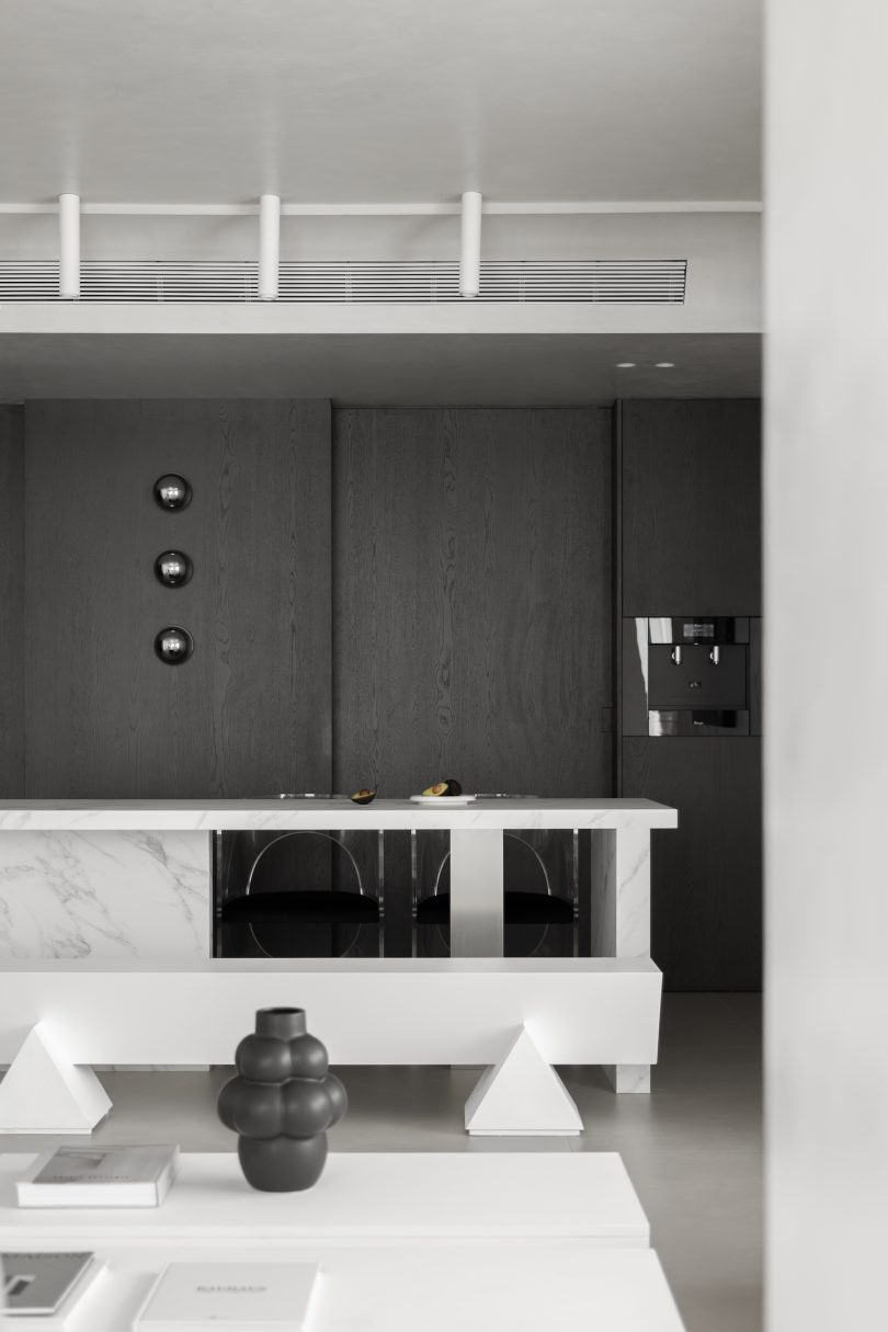 由NONO Studio设计的极简空间Cocoon