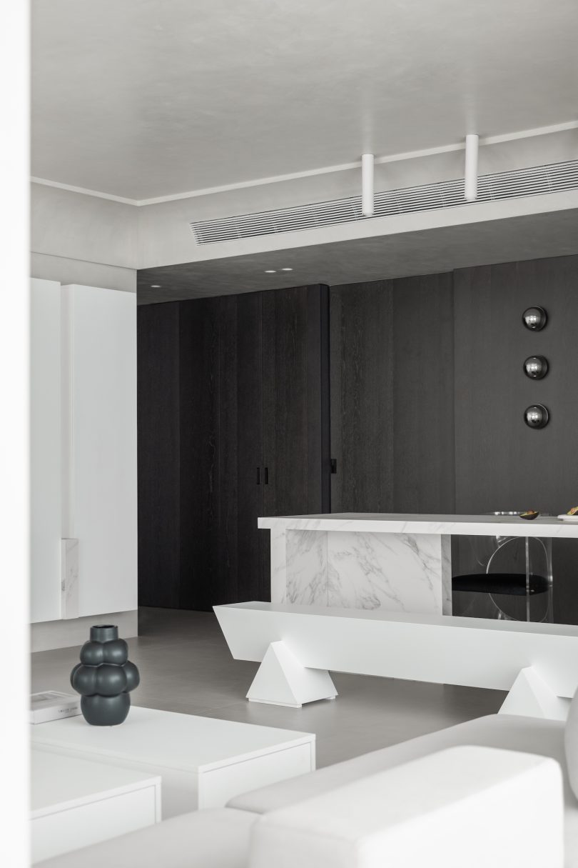 由NONO Studio设计的极简空间Cocoon