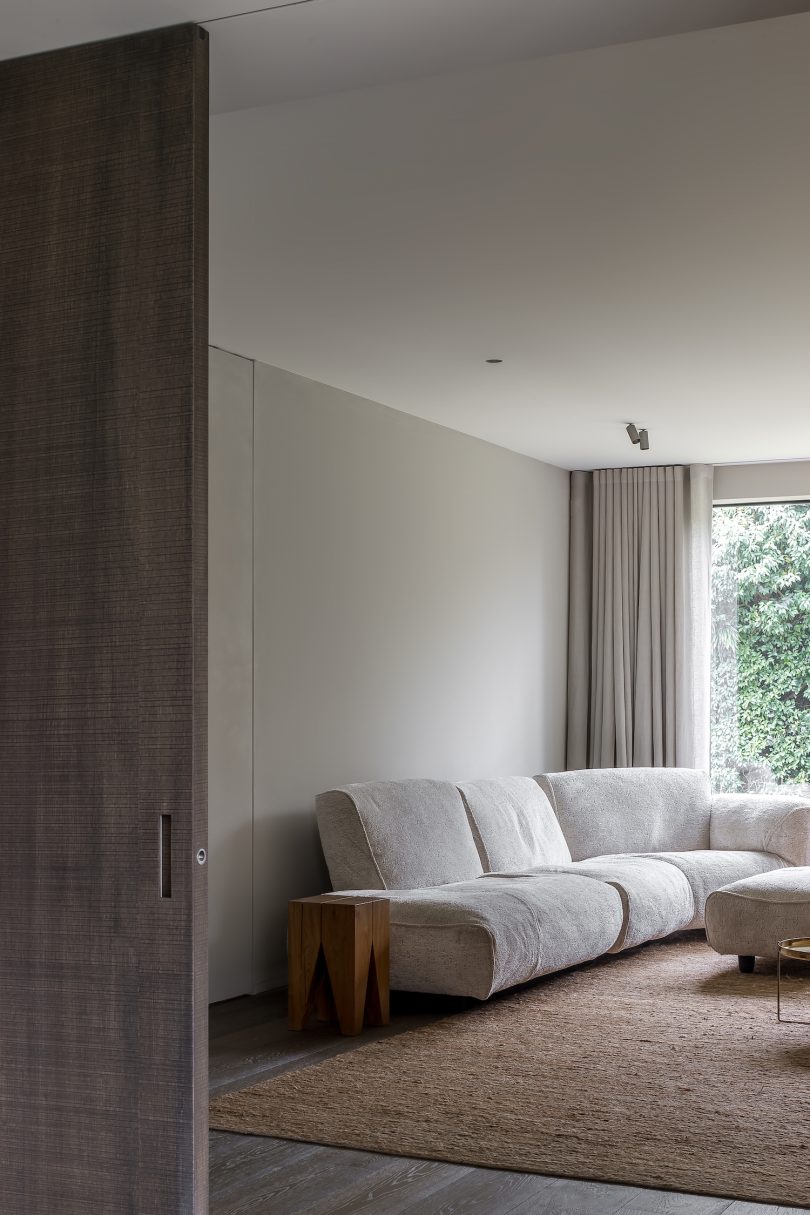 由Niels Maier设计的极简住宅Curvy Minimalism