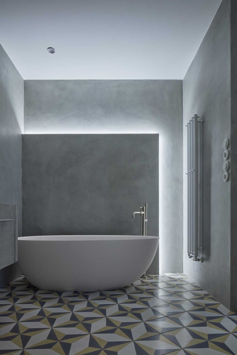 Malfinio设计改造的百年公寓EO7 Apartment