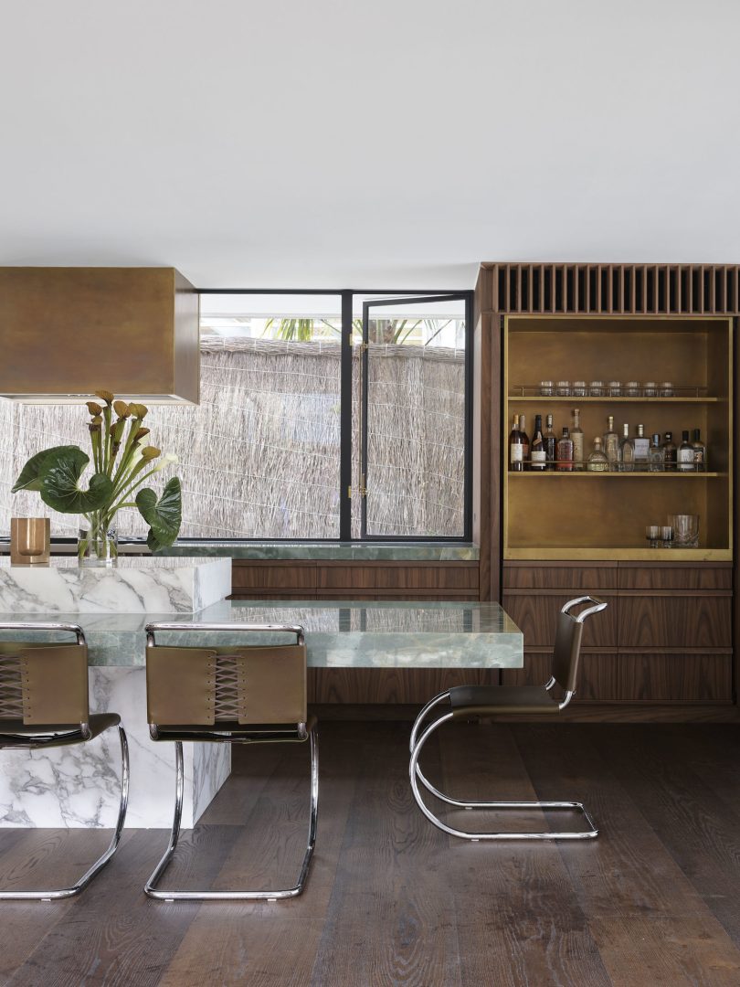 由Akin Atelier设计的极简住宅Gunnamatta House