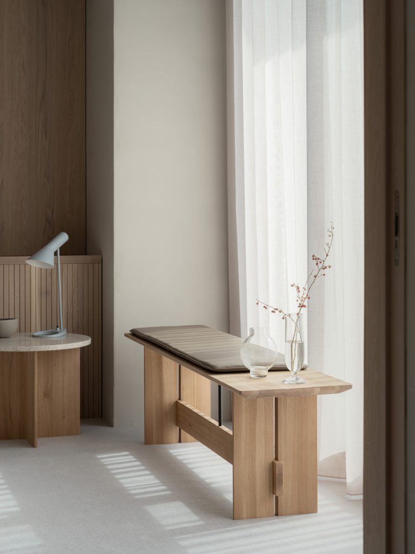 由Keiji Ashizawa设计的极简住宅Hiroo Residence