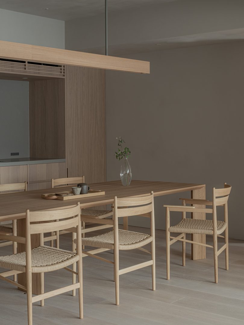 由Keiji Ashizawa设计的极简住宅Hiroo Residence