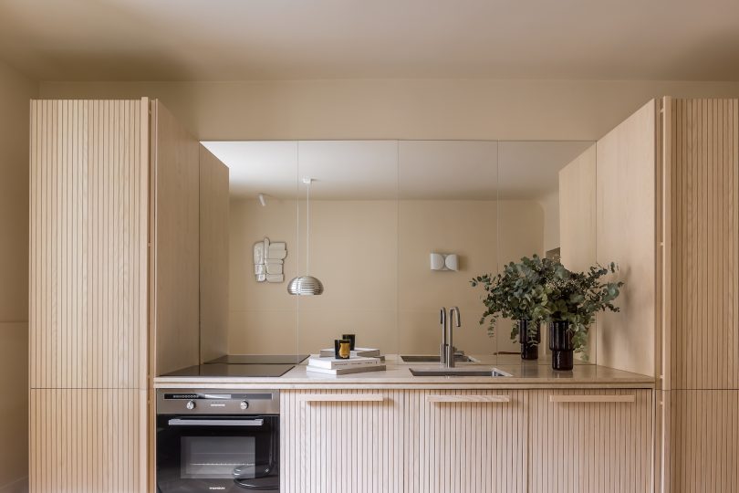 由Bella-Pia设计的极简公寓Jean Pierre Timbaud