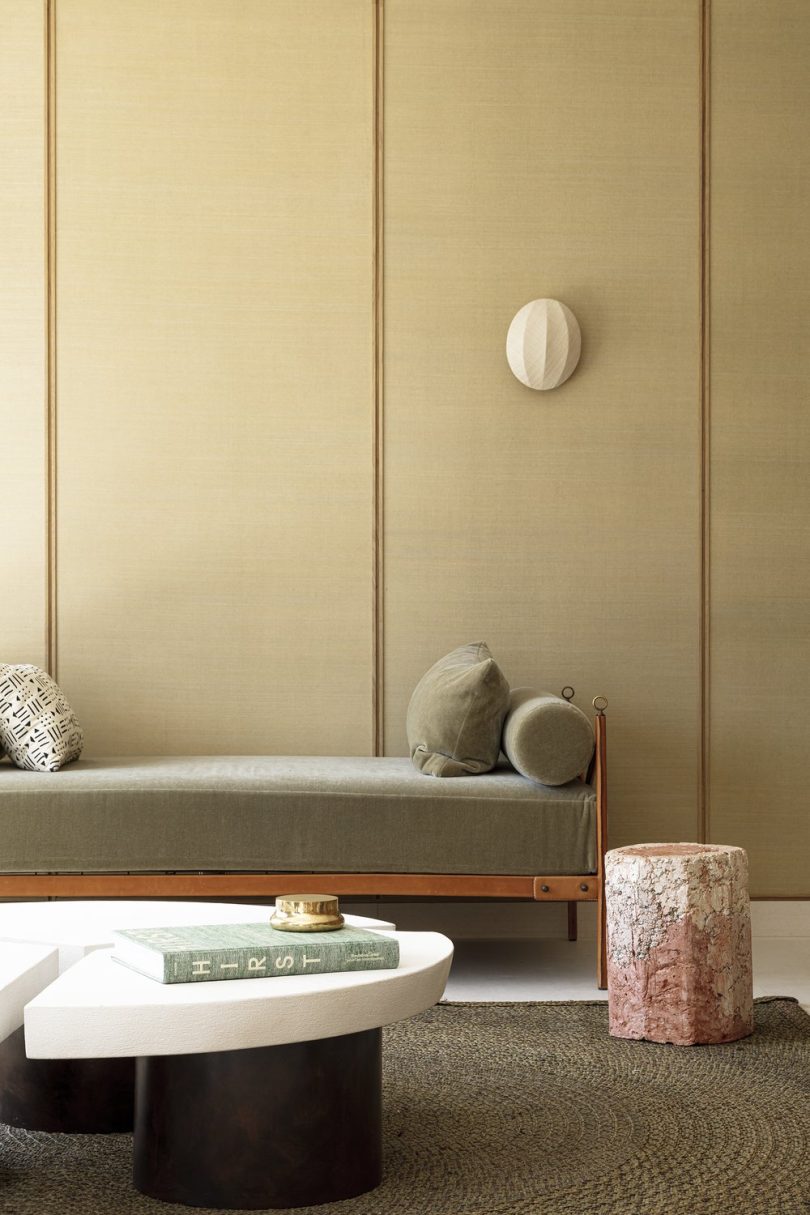 由AFTER BACH设计的极简空间Montaigne