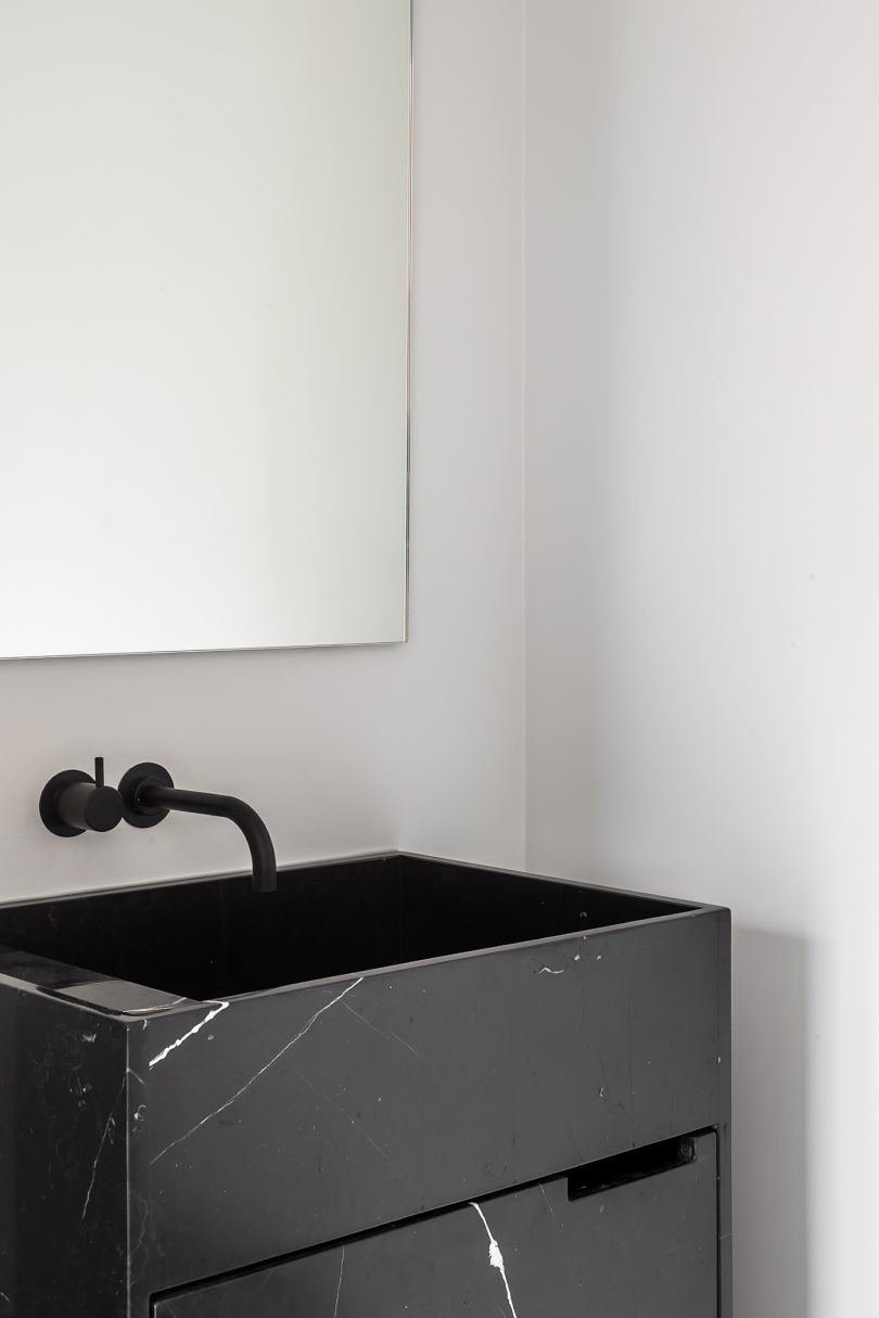 Van Damme - Vandeputte设计的极简主义住宅Residence VV