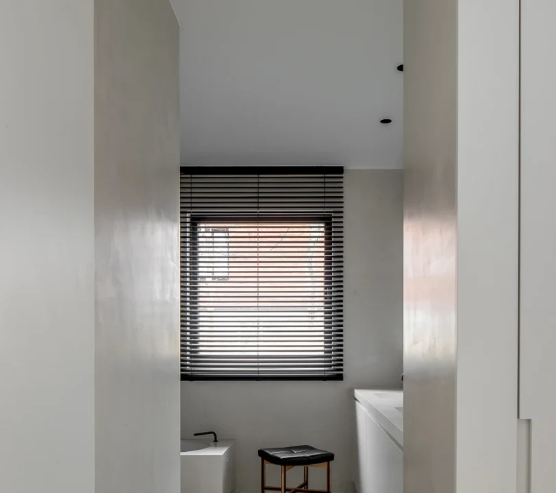 Van Damme - Vandeputte设计的极简主义住宅Residence VV