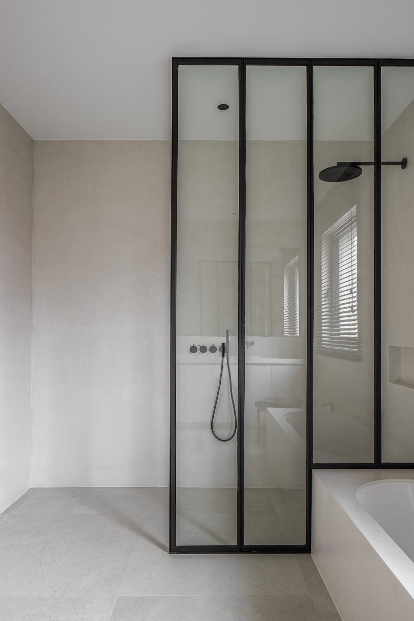 Van Damme - Vandeputte设计的极简主义住宅Residence VV