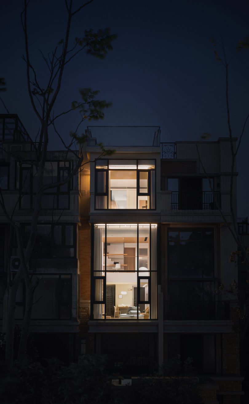 Jingyu Space Research Laboratory设计的极简住宅Triplex Villa