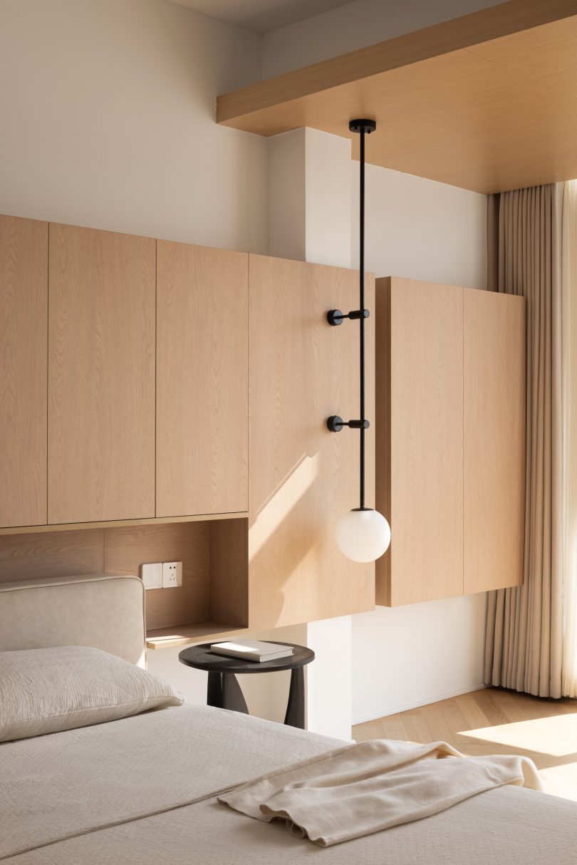 Jingyu Space Research Laboratory设计的极简住宅Triplex Villa