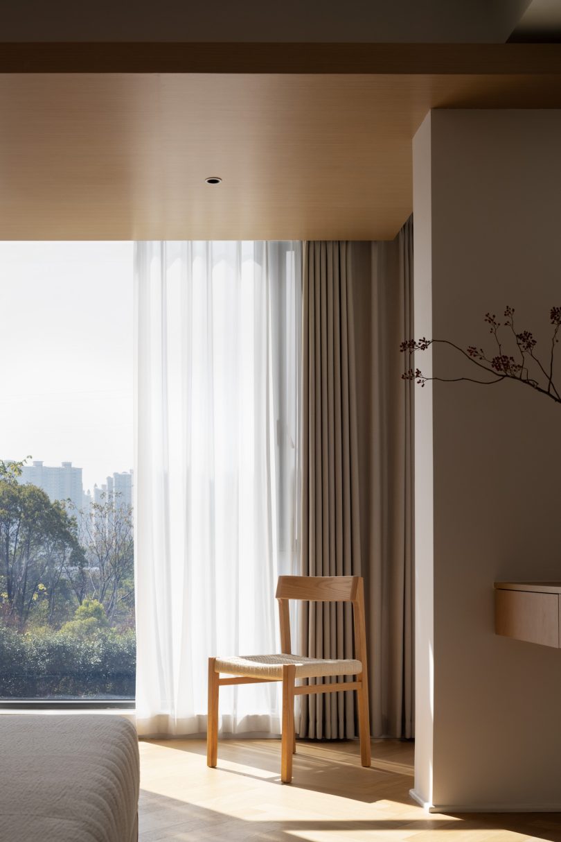 Jingyu Space Research Laboratory设计的极简住宅Triplex Villa