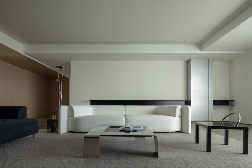 BETWEEN DESIGN设计的极简公寓Waterfront Apartment