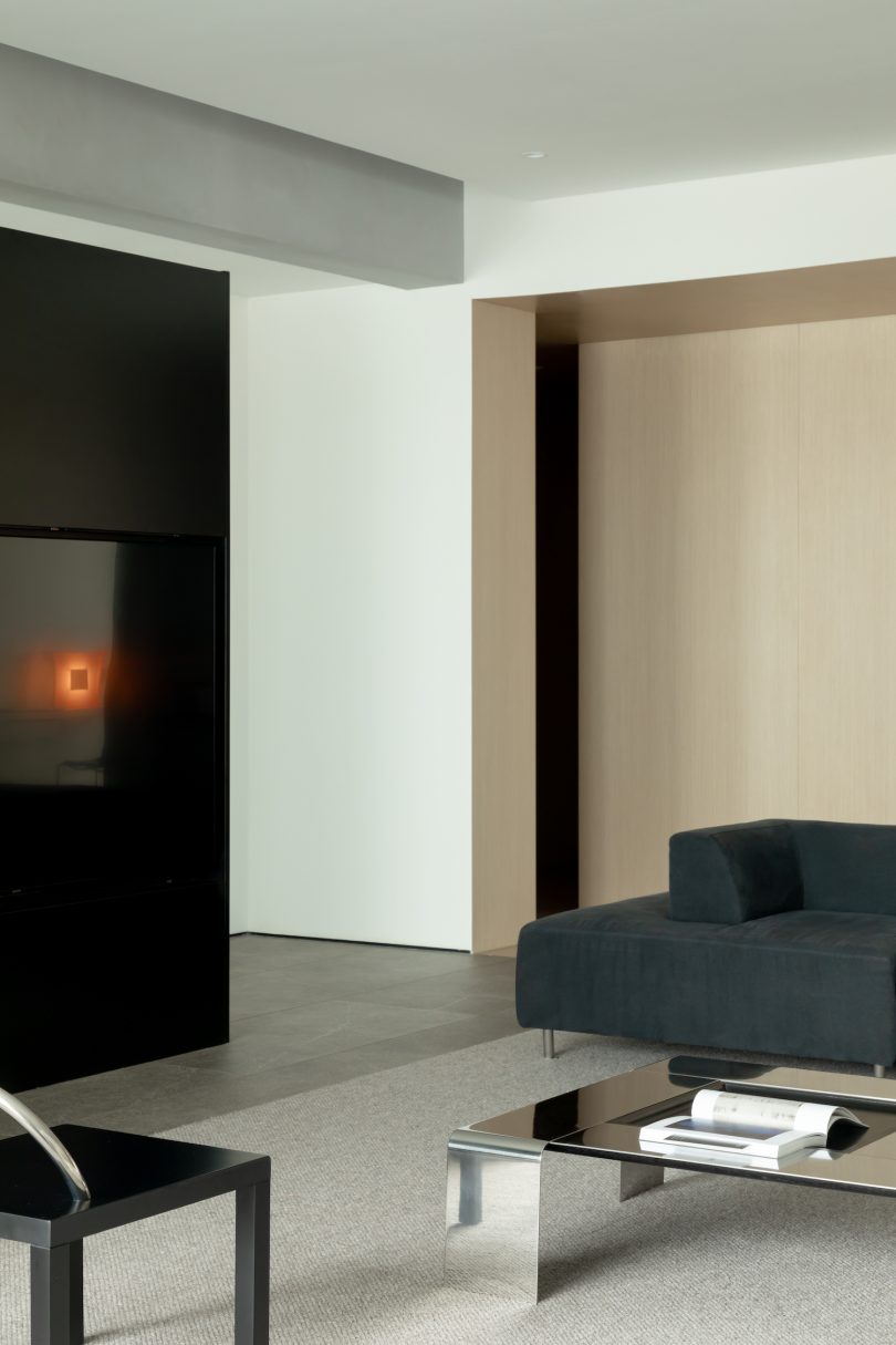 BETWEEN DESIGN设计的极简公寓Waterfront Apartment