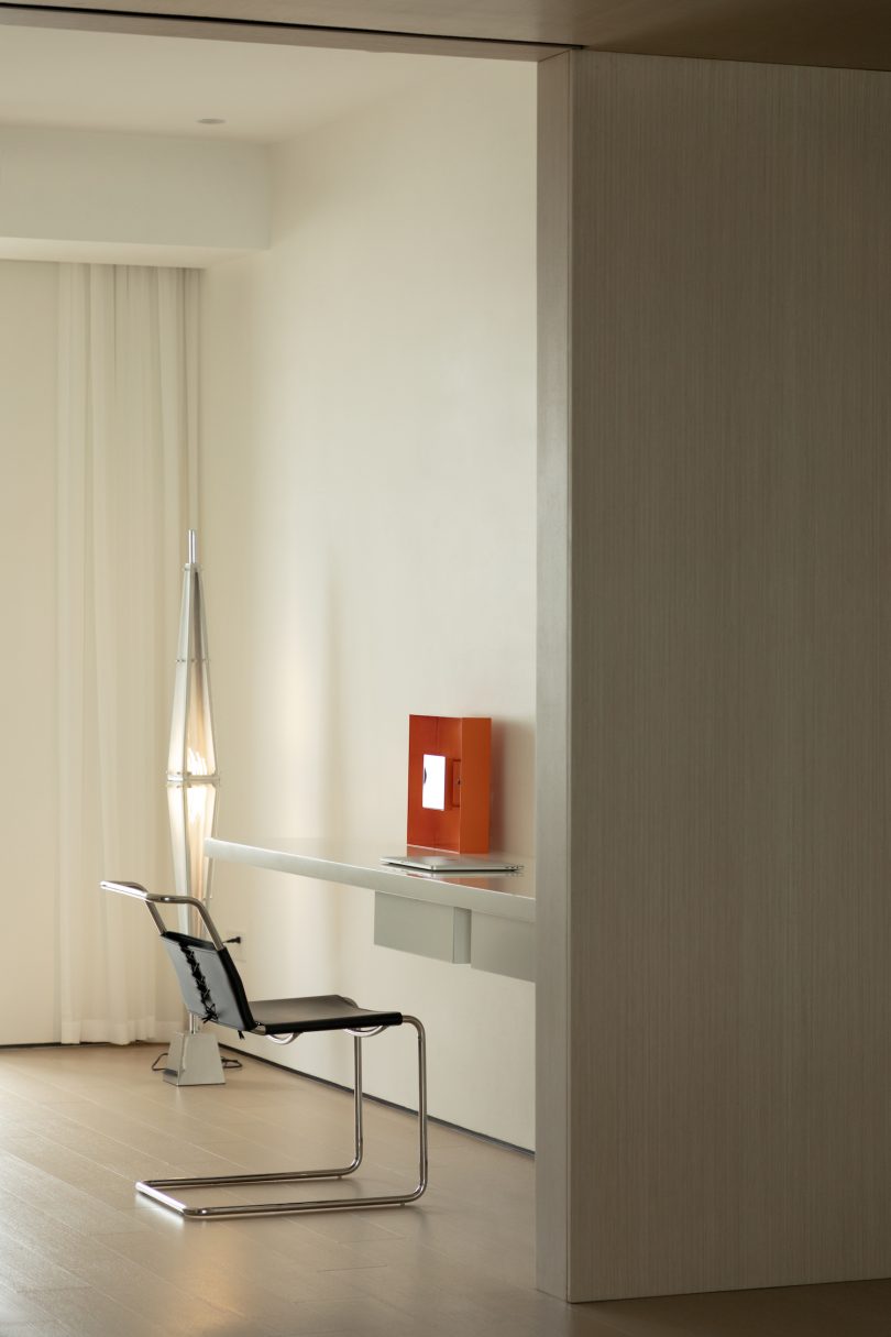 BETWEEN DESIGN设计的极简公寓Waterfront Apartment