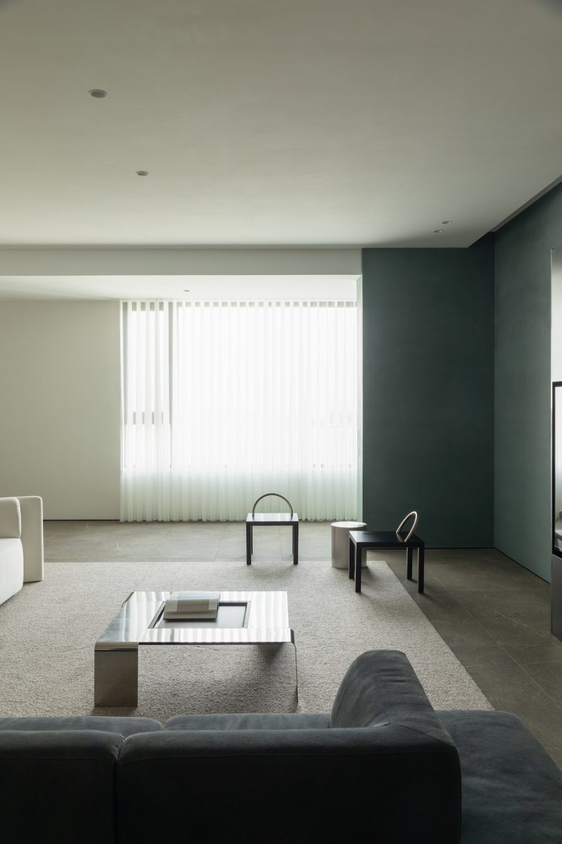 BETWEEN DESIGN设计的极简公寓Waterfront Apartment