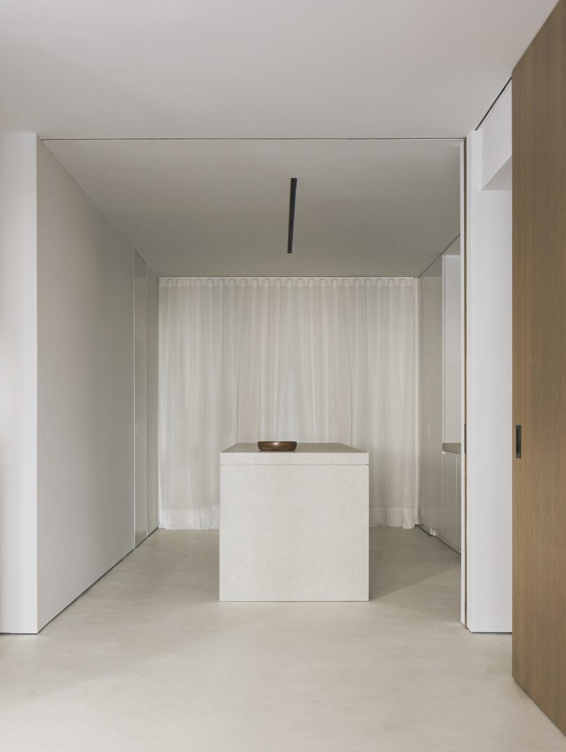 由Deza Setien设计的极简公寓Apartamento Jota