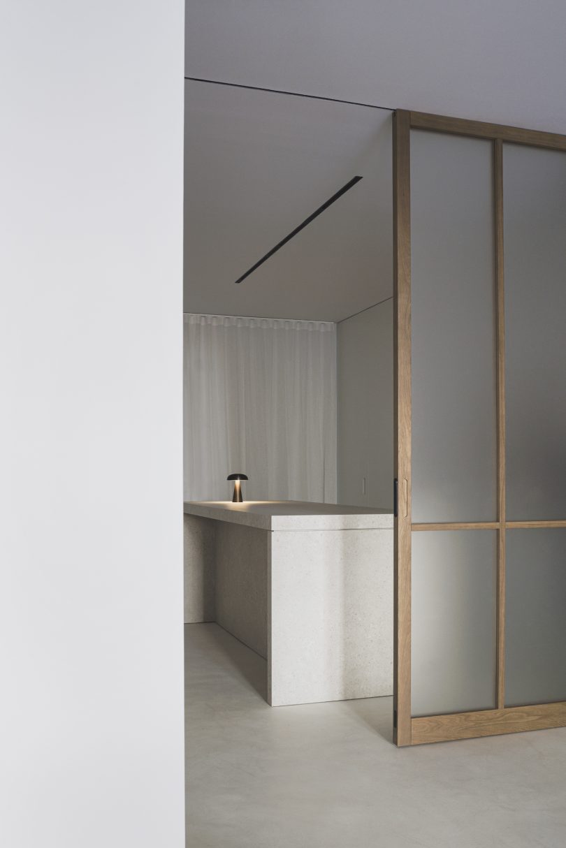 由Deza Setien设计的极简公寓Apartamento Jota