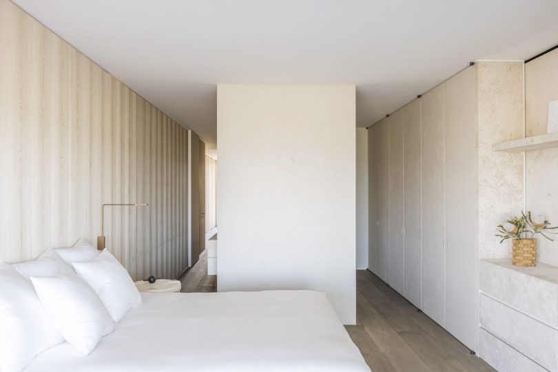 Eline Ostyn的极简室内设计Blanke Top OG