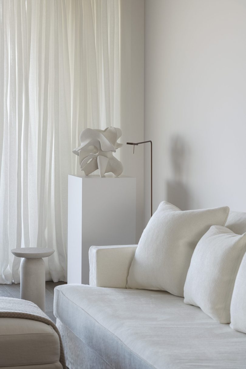 Eline Ostyn的极简室内设计Blanke Top OG