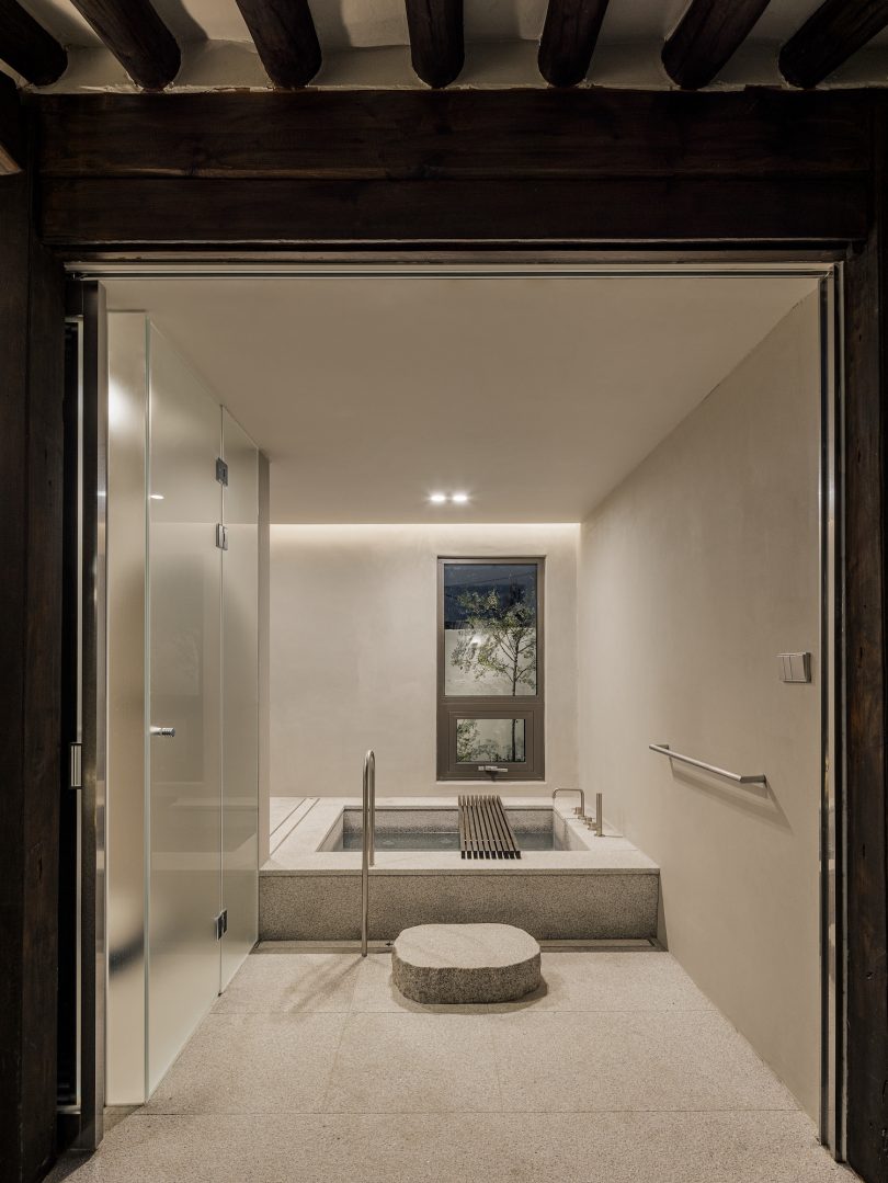 由OFTN Studio设计的极简住宅Hiddenjae