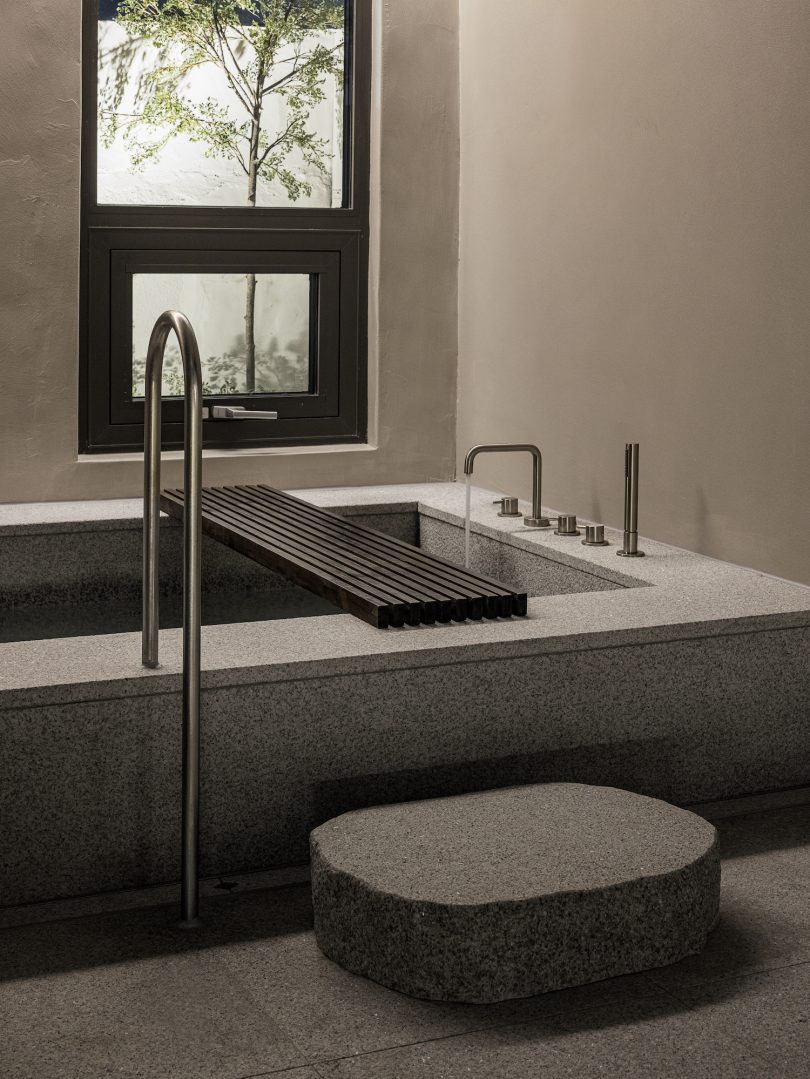 由OFTN Studio设计的极简住宅Hiddenjae