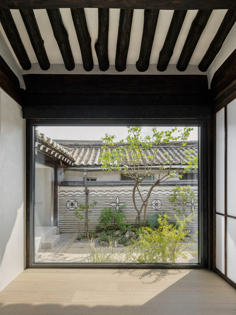 由OFTN Studio设计的极简住宅Hiddenjae