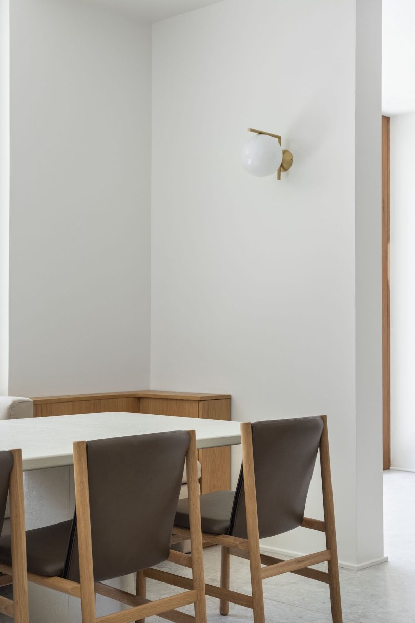 由Karina Kreth Architects设计的极简住宅MG House