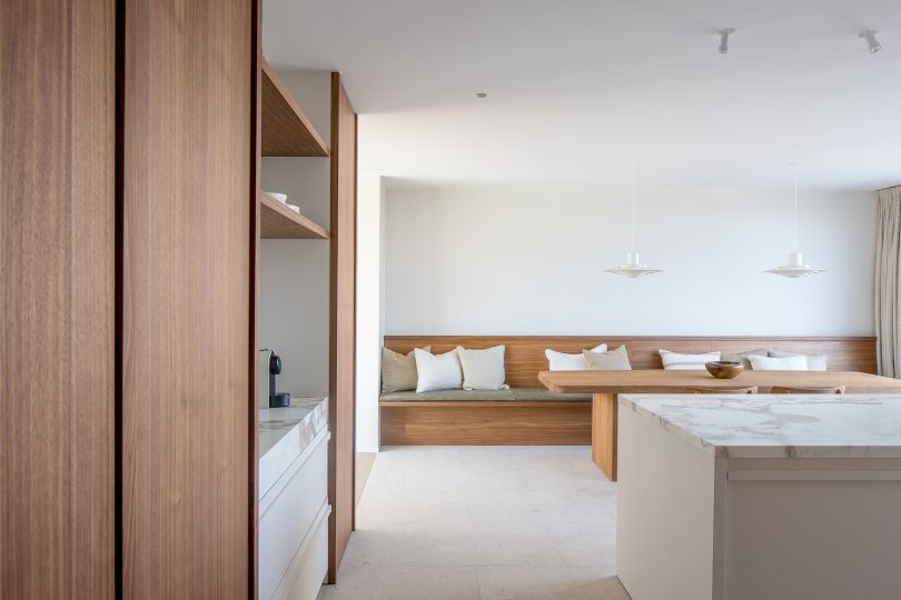 由Atelier 10.8设计的极简公寓Penthouse in Bruges