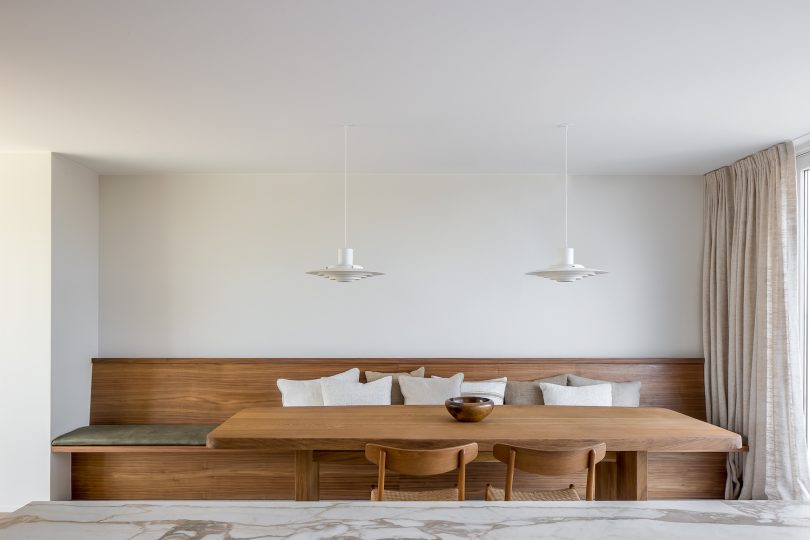 由Atelier 10.8设计的极简公寓Penthouse in Bruges