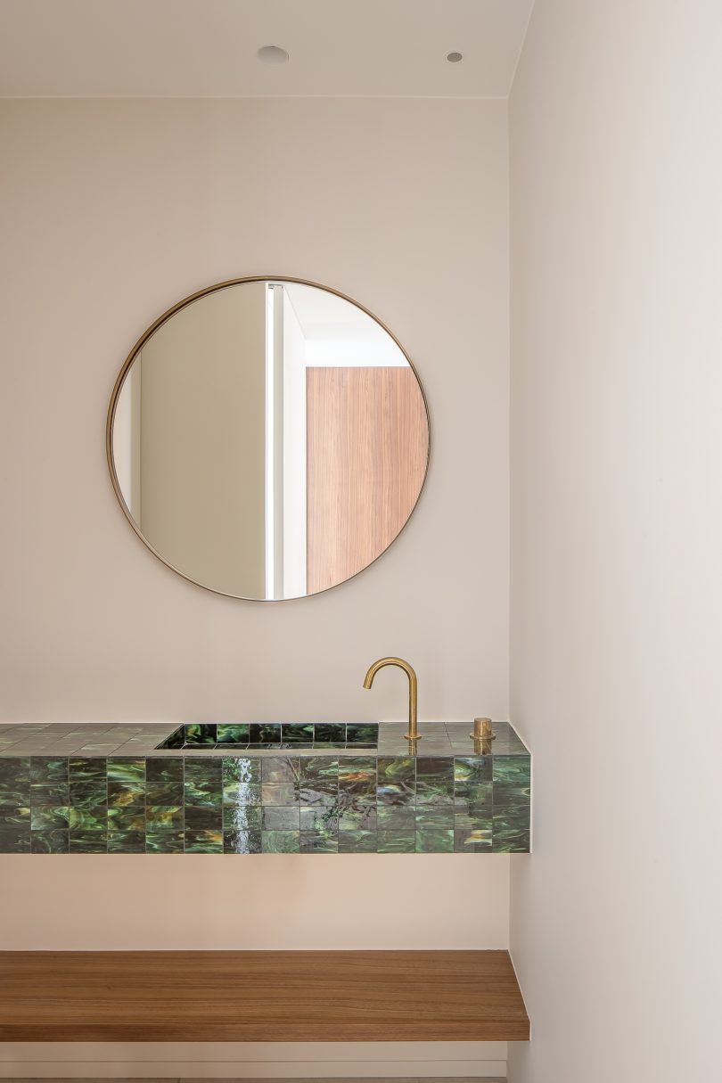 由Atelier 10.8设计的极简公寓Penthouse in Bruges