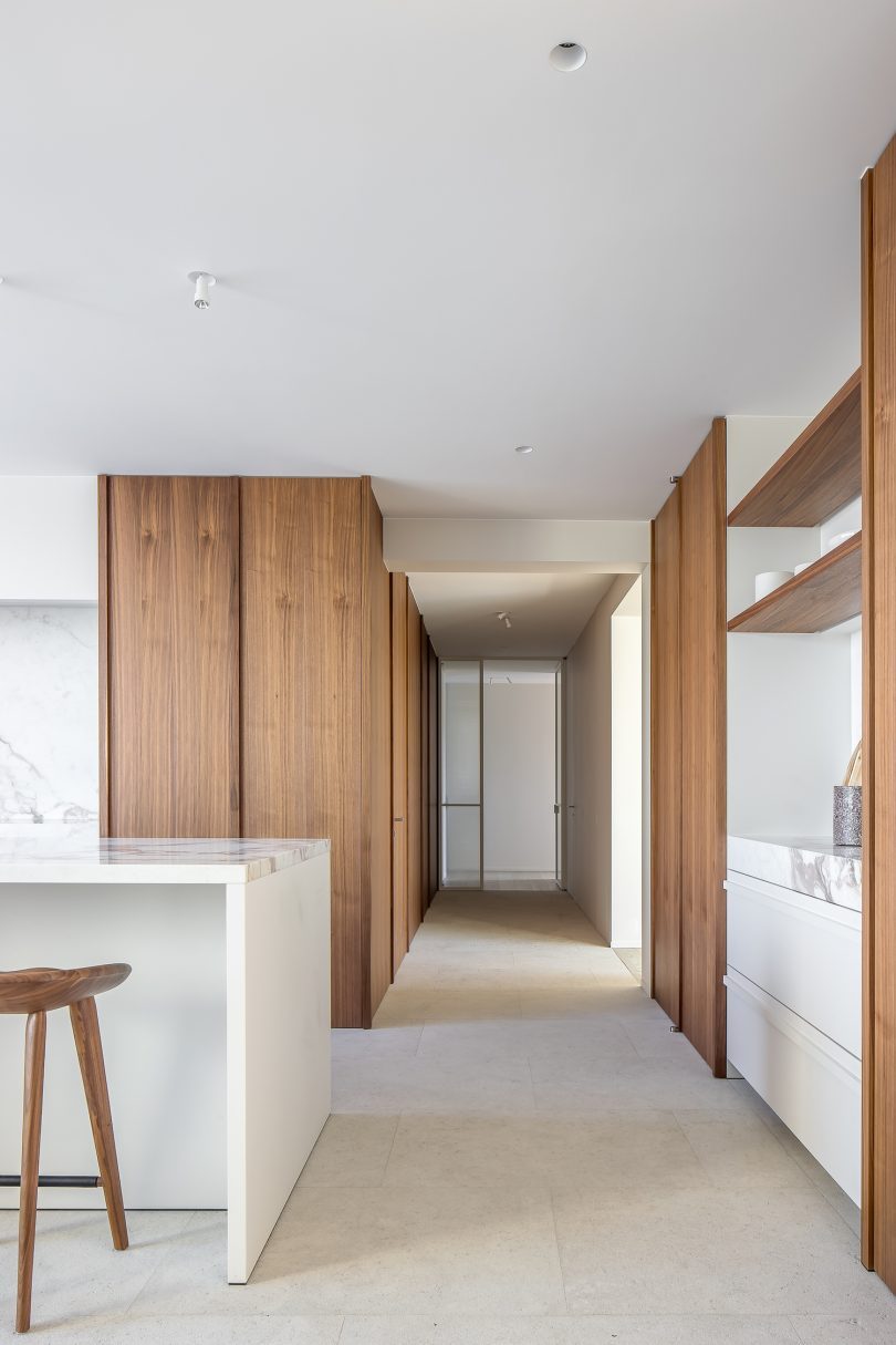 由Atelier 10.8设计的极简公寓Penthouse in Bruges