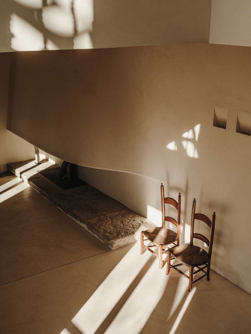 由BonVivant设计的极简主义住宅Son Serra