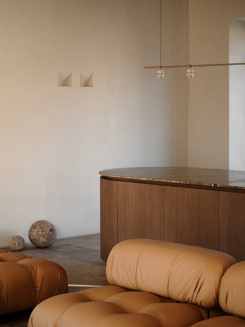 由BonVivant设计的极简主义住宅Son Serra