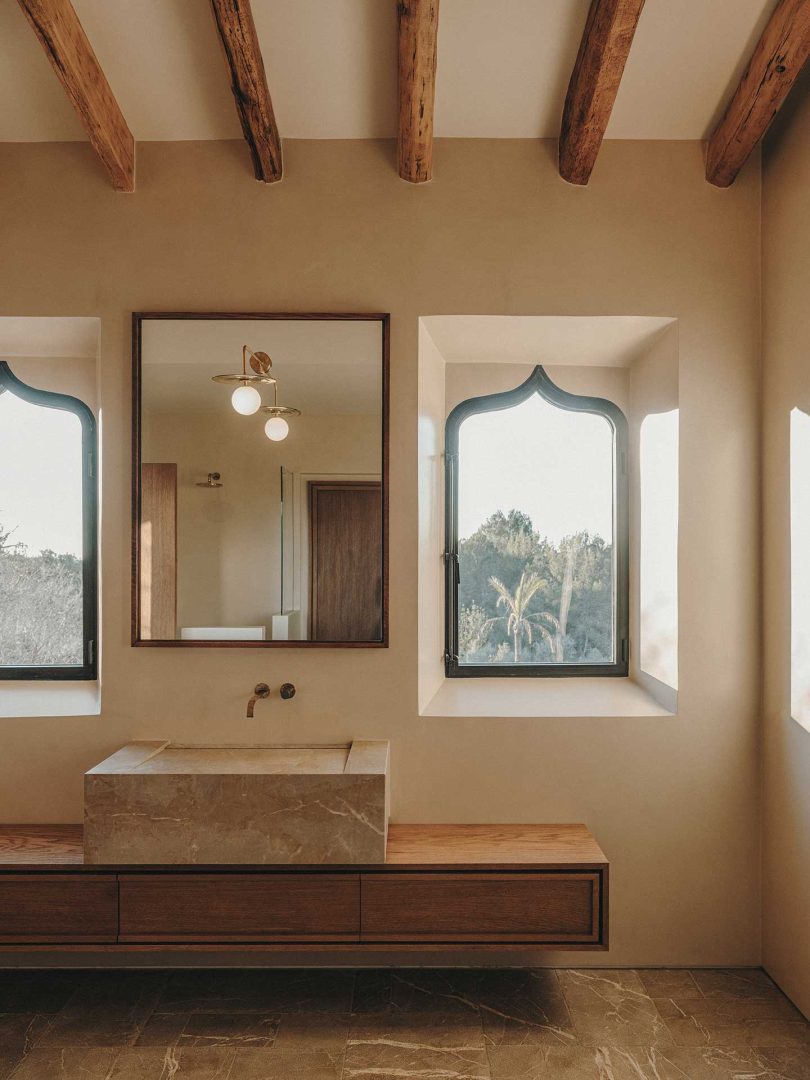 由BonVivant设计的极简主义住宅Son Serra