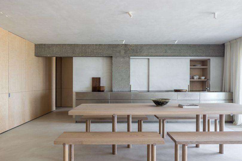 Nathalie Deboel设计的极简主义住宅Unraveled Soul