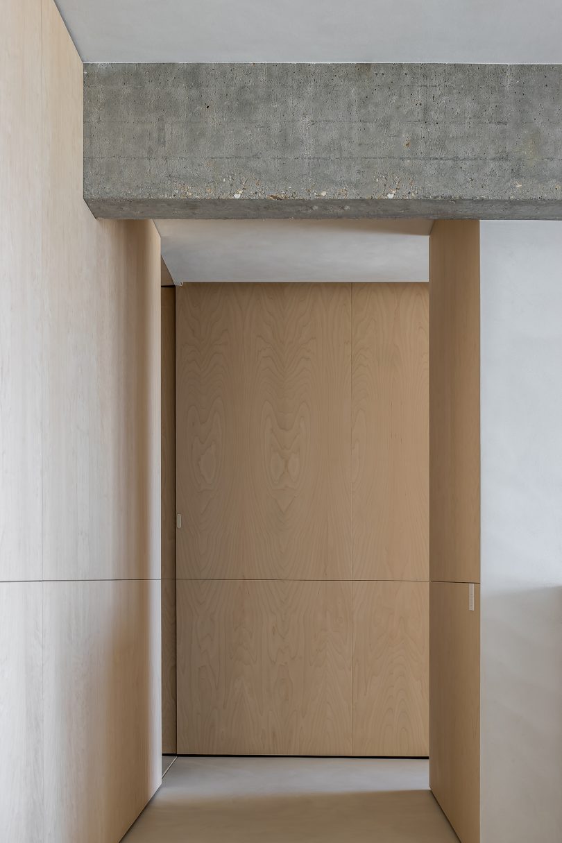 Nathalie Deboel设计的极简主义住宅Unraveled Soul