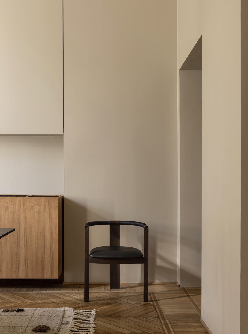 “静物 - 生活的艺术”展览:在极简主义设计中探索个人表达之美