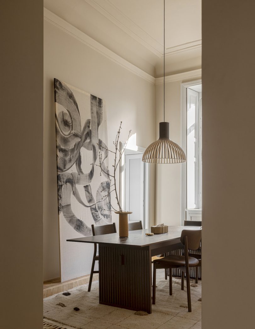 “静物 - 生活的艺术”展览:在极简主义设计中探索个人表达之美