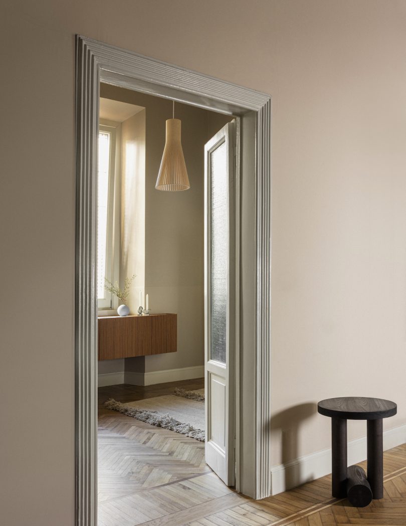 “静物 - 生活的艺术”展览:在极简主义设计中探索个人表达之美