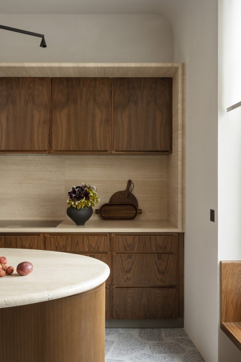 由razavi architecture设计的极简公寓Apartment XVIII