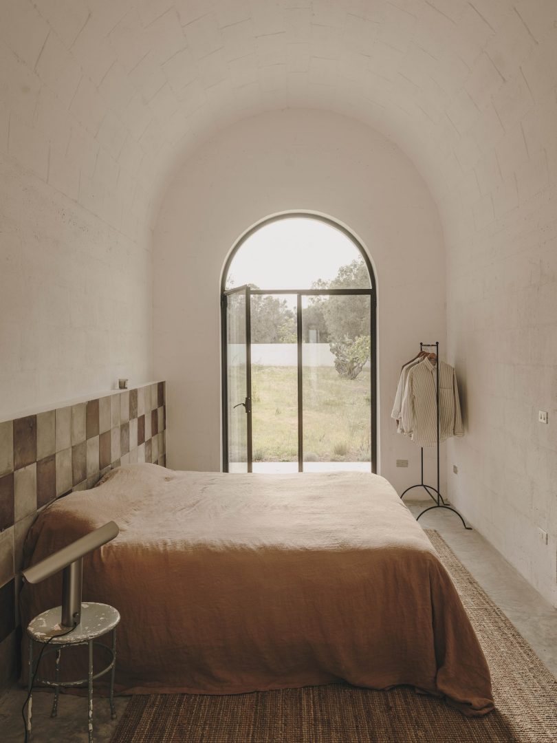 由Studio Andrew Trotter设计的极简住宅Borgo Gallana