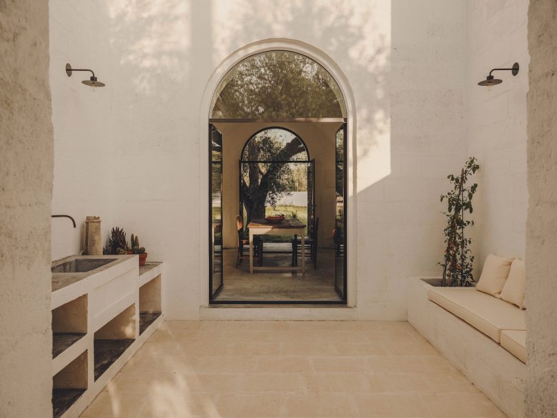 由Studio Andrew Trotter设计的极简住宅Borgo Gallana