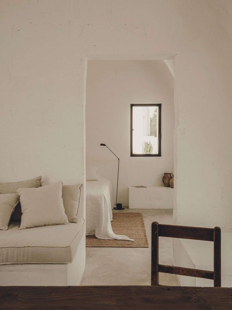 由Studio Andrew Trotter设计的极简住宅Borgo Gallana