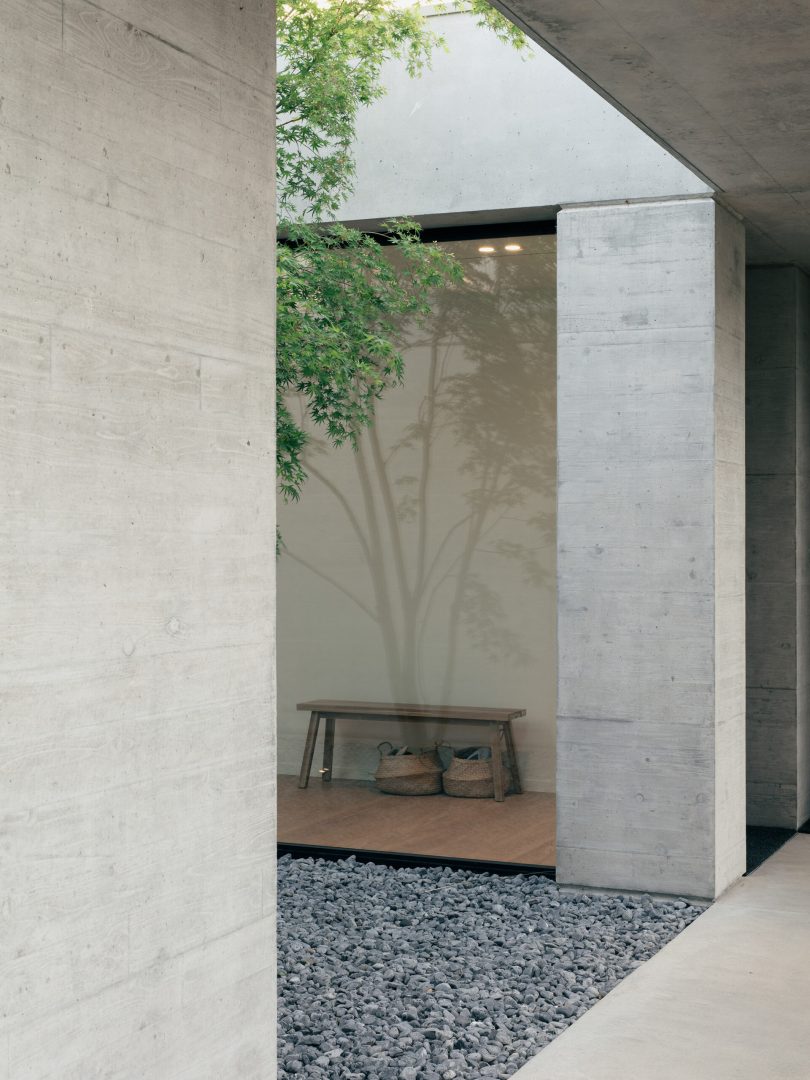 Didonè Comacchio Architects设计的极简主义住宅House FN