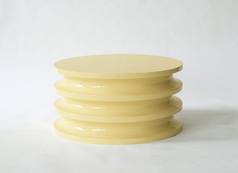 Mondos Outdoor Collection：一个大胆的冲浪风格户外家具系列